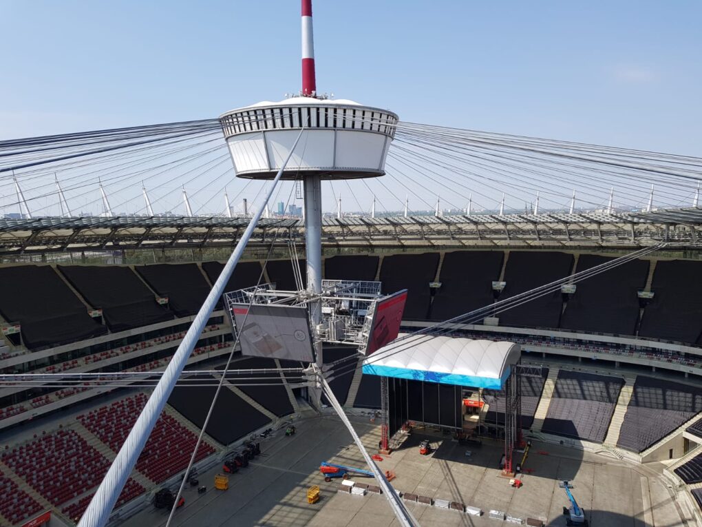 PGE Narodowy - ekipa SASKERS podczas konserwacji konstrukcji stalowej